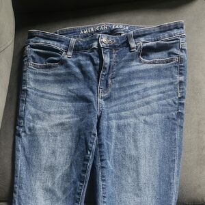 American Eagle Outfitters Skinny Jegging Light Wash Size 8 Button Pocket
